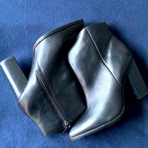 Halogen Black Leather Chunky Heel Boots